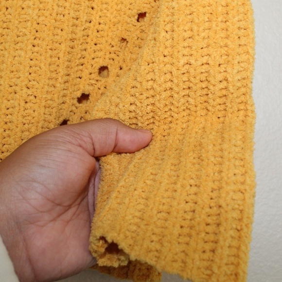 Art Class Girl’s Mustard Colored Chenille Knitted Soft Sweater - Size XS - Picture 5 of 6